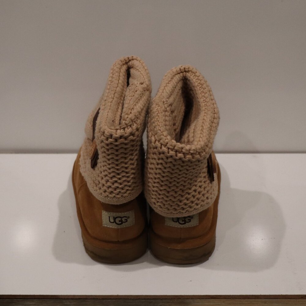 UGG W Shaina Size 8 Like New - Picture 11 of 11